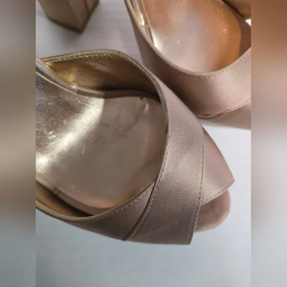 Le Silla pink satin platform woman's heels peep toe ankle strap shoes size 39